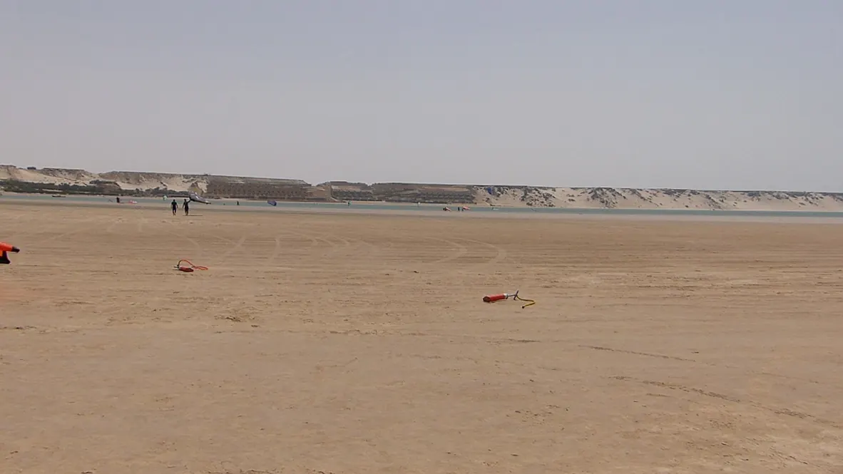 Les ailes sur le sable avant la mise à l’eau