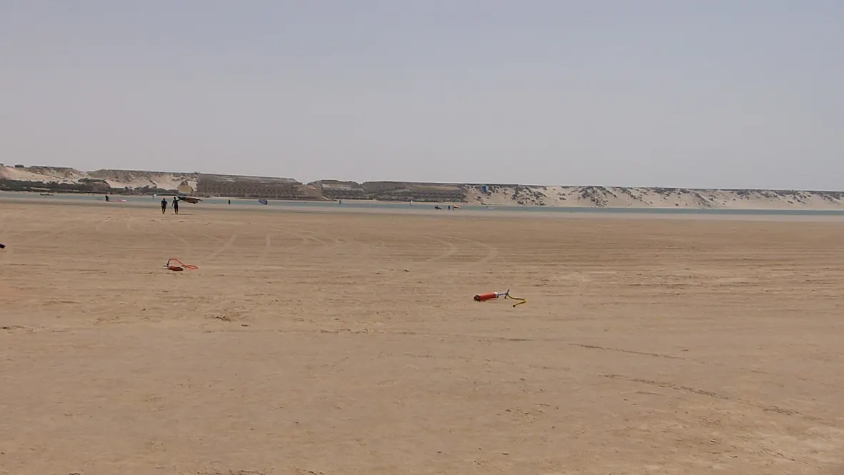 Les ailes sur le sable avant la mise à l’eau