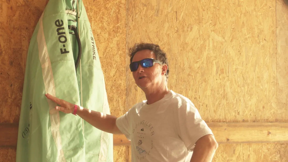Un moment partagé à l’ombre du camp